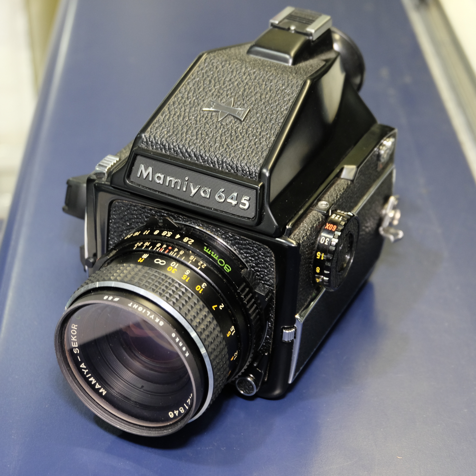 Mamiya 645 1000S with 80mm lens, prism and strap lugs - Croydon